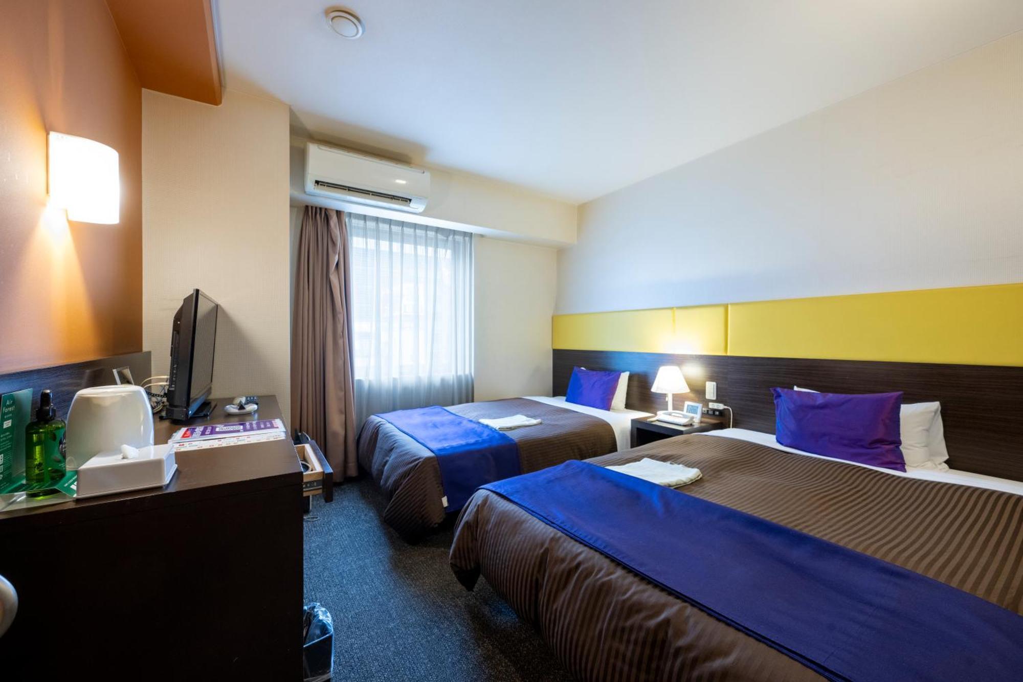 Hotel 1-2-3 Такасаки Екстериор снимка