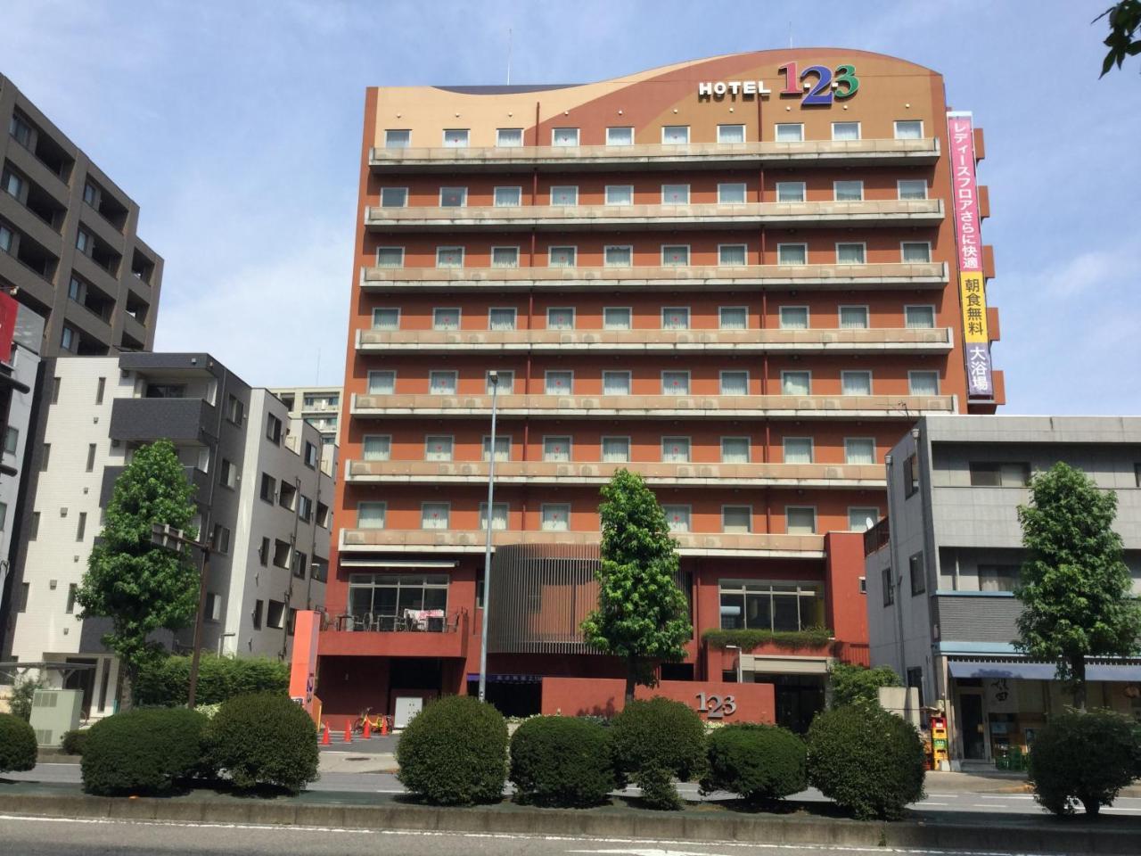 Hotel 1-2-3 Такасаки Екстериор снимка